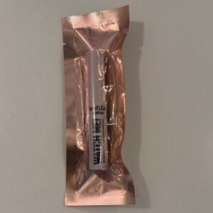 WhatsUp Beauty Watch Me volumizing and lengthening mascara